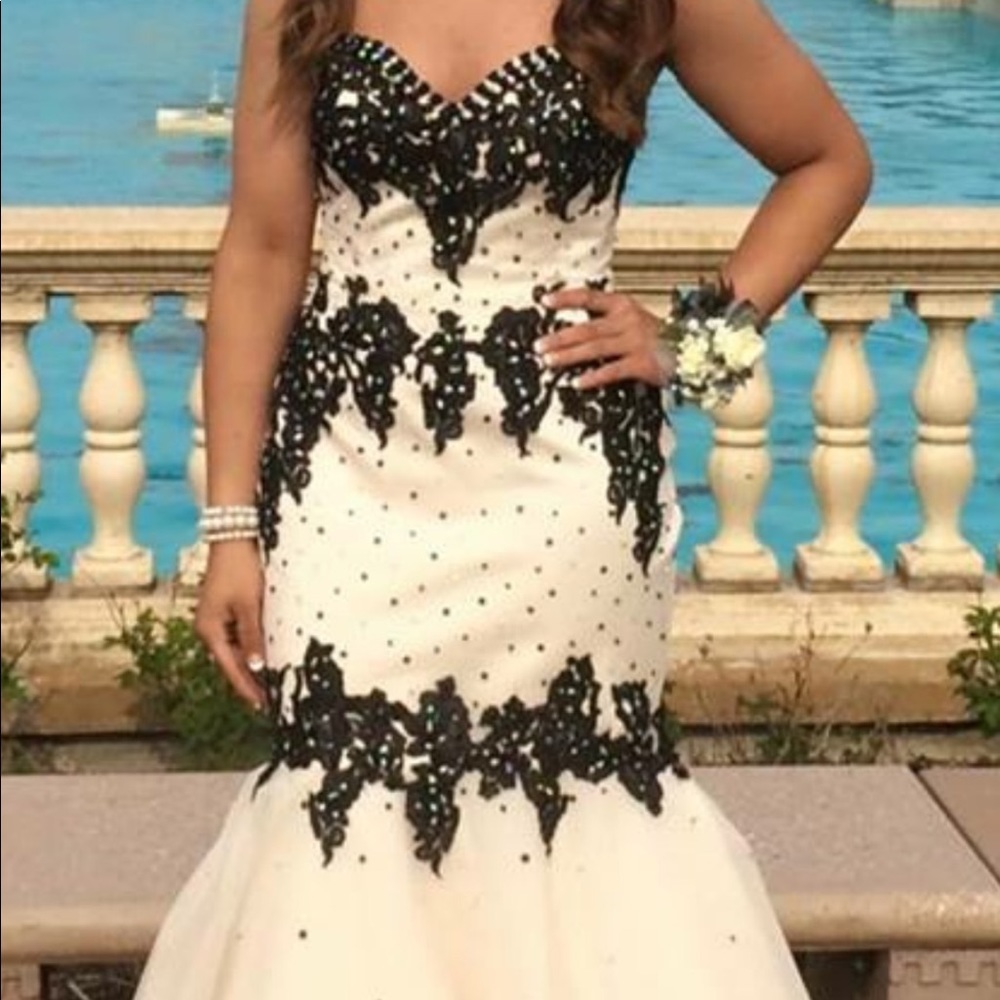 STUNNING White Prom Dress